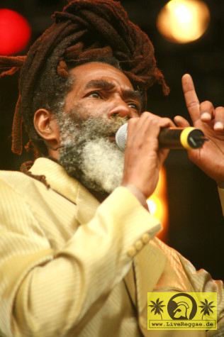 Don Carlos (Jam) and The Dub Vision Band 14. Chiemsee Reggae Festival - Übersee - Main Stage 23. August 2008 (5).JPG